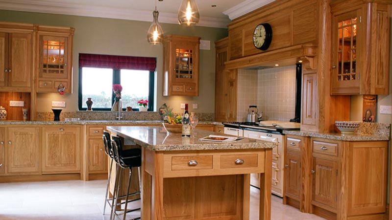 The Elegance of Oak Kitchen Furniture – MCM Cabinets & Renovations